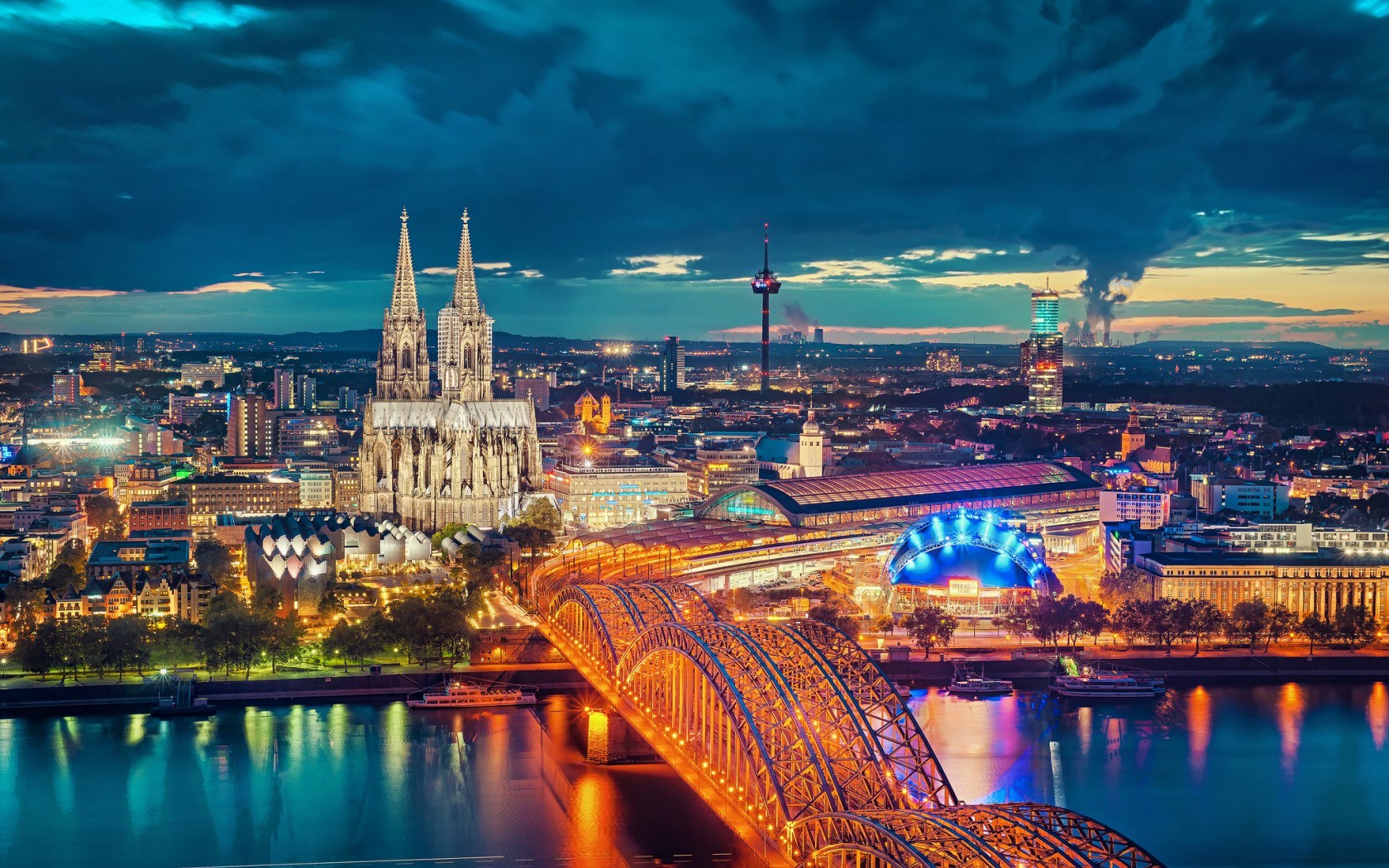 COLONIA CRUCEROS RHIN CRUCEROS FLUVIALES RHIN KOLN COLOGNE RHINE RIVER CRUISES CRUCEROS RHIN OFERTAS CRUCEROS DESCUENTOS CRUCEROS RHIN OFERTAS PARA GRUPOS CRUCEROS RHIN